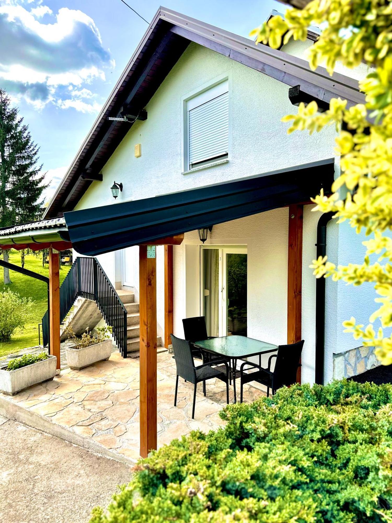 Apartments Sanja Раковица Екстериор снимка